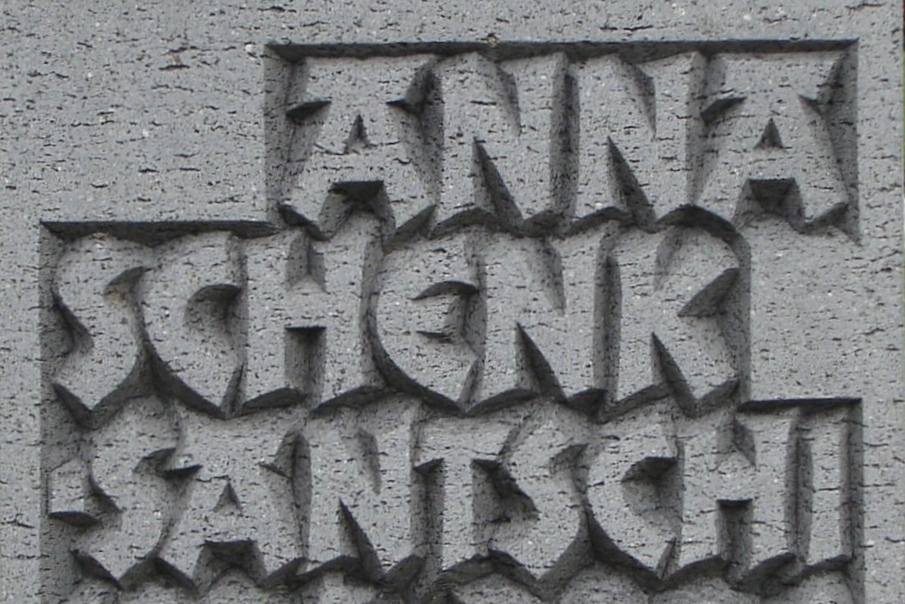 Relief Inschriften